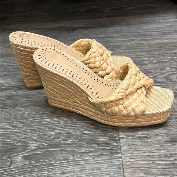 ANTONIO MELANI Heels! - Picture 1 of 3